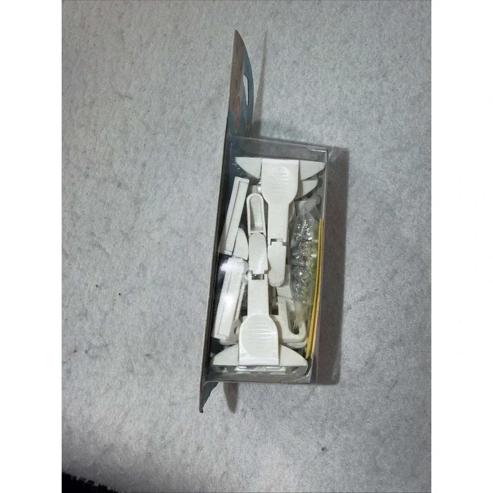 Safety 1st Spring Loaded Cabinet & Drawer Latches ( 10 Pack) NEW 48392